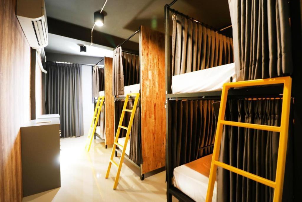22 Auberge de jeunesse *